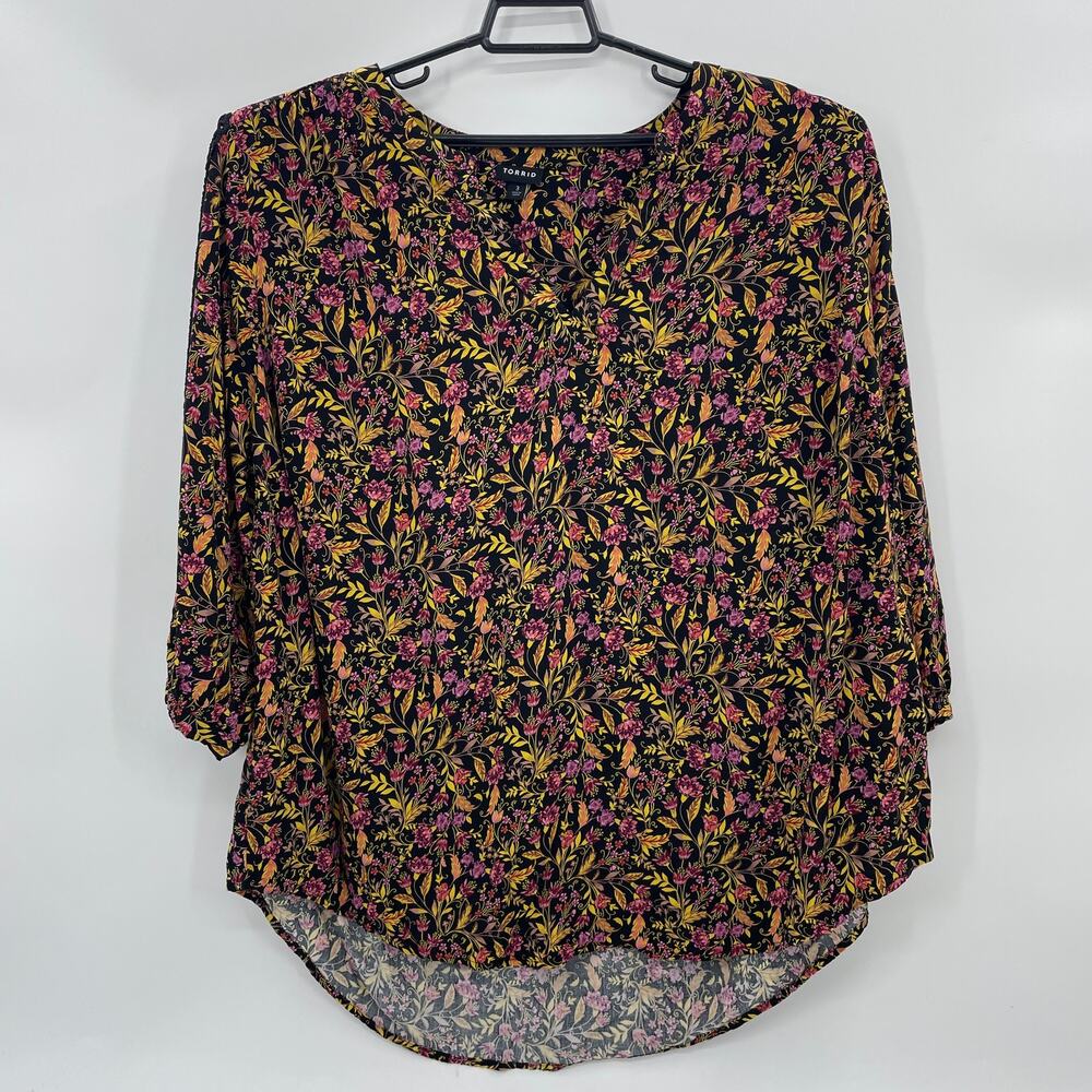 TORRID Floral Shirt Womens Size 3X Crochet Short Sleeve Lightweight Pullover
